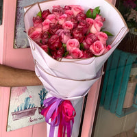 Elegant Pink Roses Bouquet