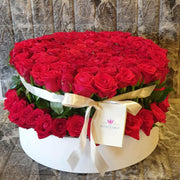 100 Red Roses In White Vase