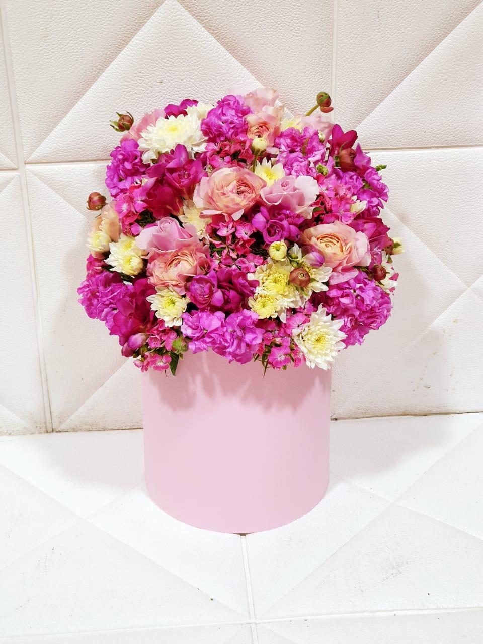 Mixed Roses In Pink Vase